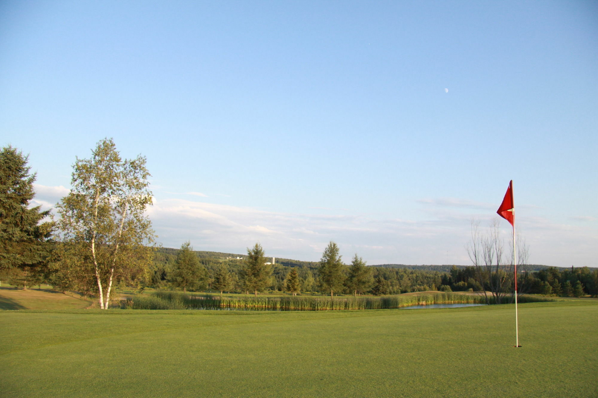 La Cache Du Golf Hotel Beauceville Екстериор снимка