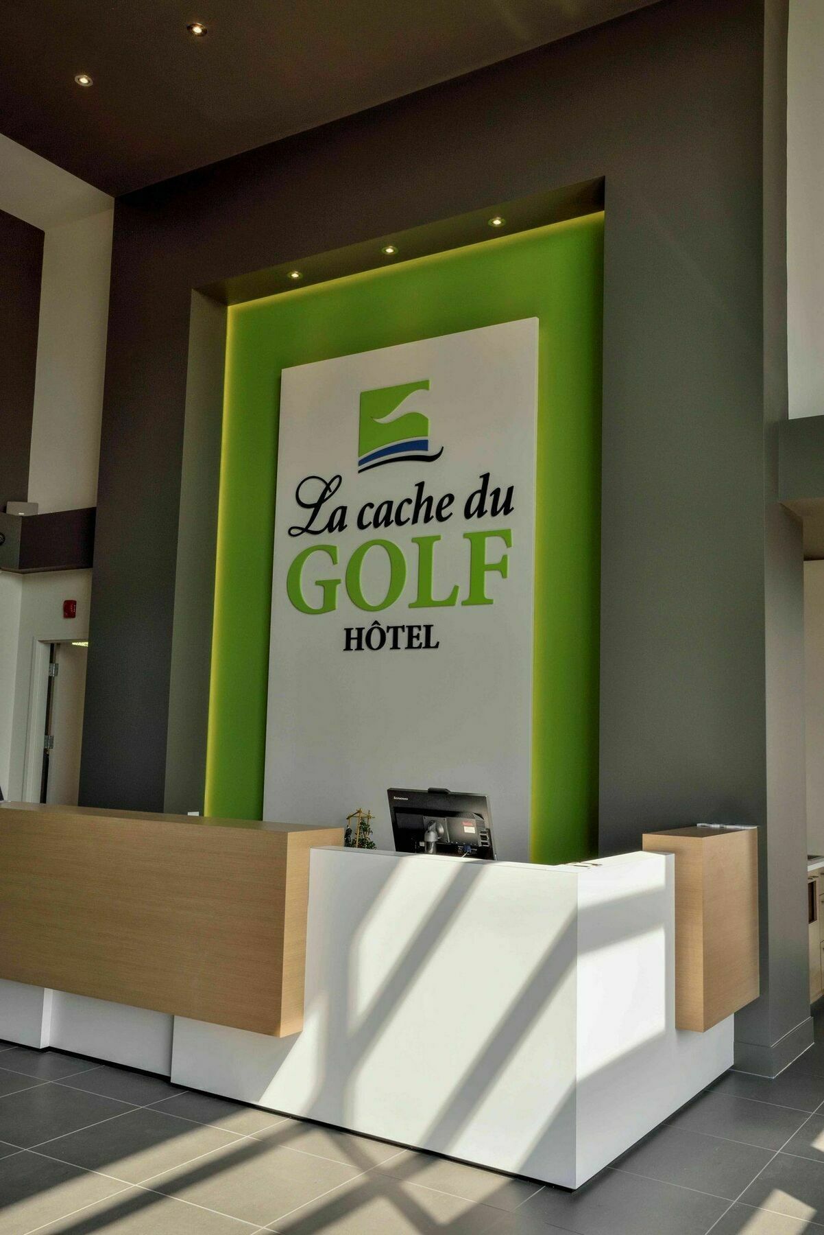 La Cache Du Golf Hotel Beauceville Екстериор снимка